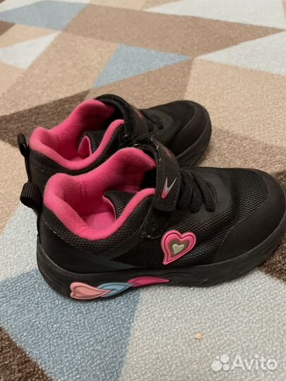 Кроссовки для девочки