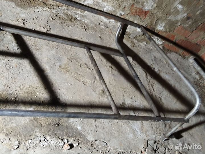 Полка под запасное колесо