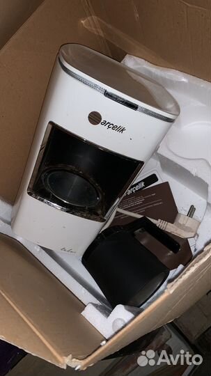 Тарелки, чашки, оборудование, посуда