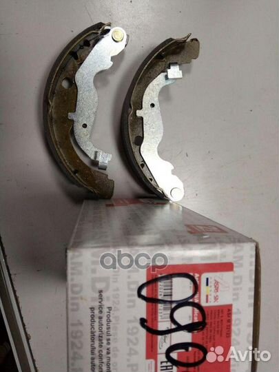 Колодки бараб к-т Renault Duster 4X4 (228X39) без