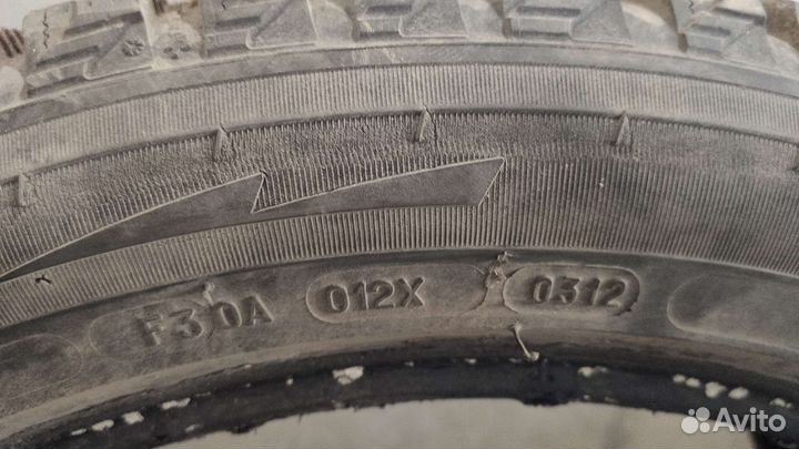 Michelin X-Ice North 2 225/50 R17