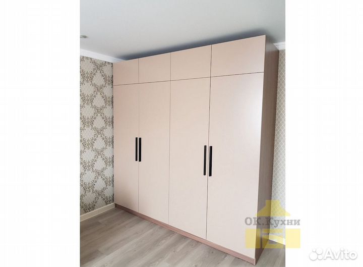 Дверный шкаф