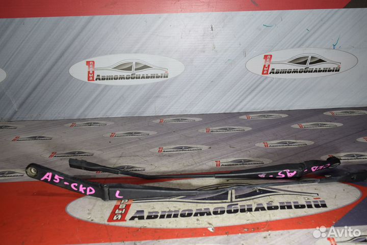 Поводок дворника c Audi A5 8T3 cala