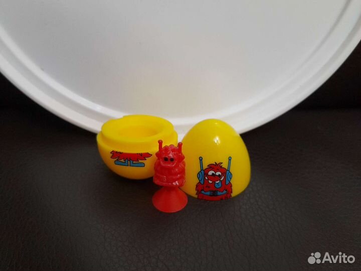 Яйца треснутые/ яйца с прилипалами