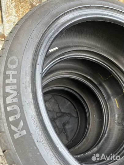 Kumho Ecsta HS52 225/45 R17