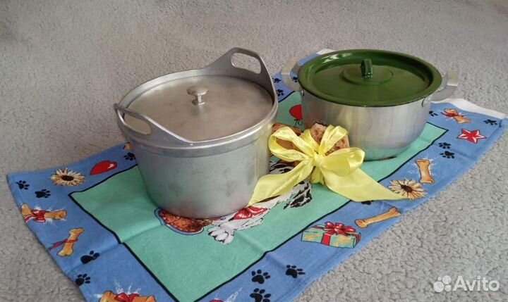 Две алюминиевые кастрюли (СССР), губка в подарок