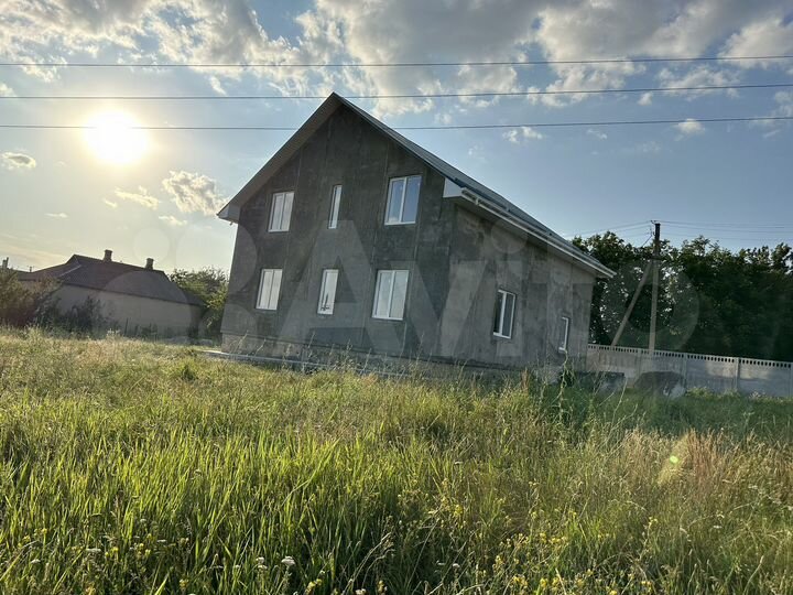 Дом 199 м² на участке 9,5 сот.