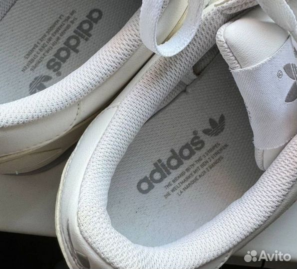 Кроссовки adidas zx 700