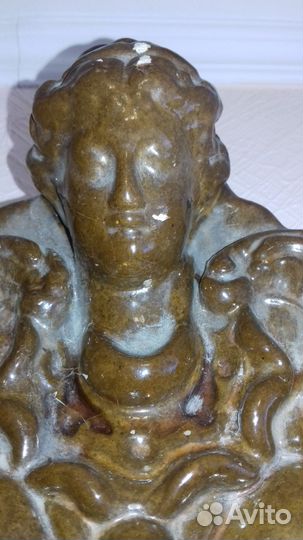 Зеркало в гипсовом обрамлении с ангелочками