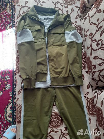 Спортивный костюм женский