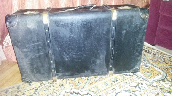 Два винтажных чемодана