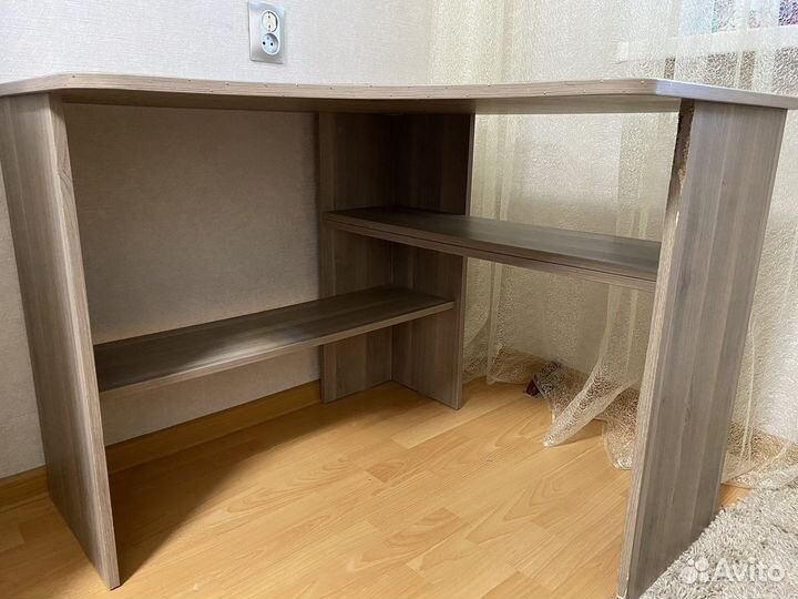 Угловой письменный стол IKEA