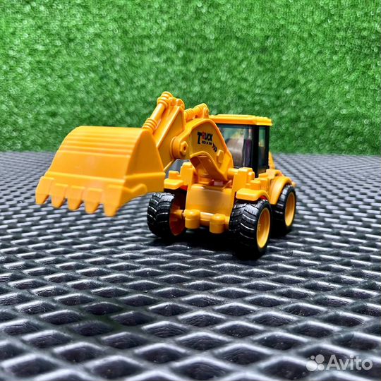 Инерционная машинка 