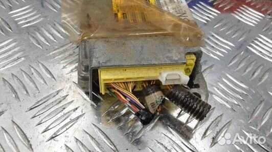 Блок управления airbag toyota corolla verso 2 (4BR