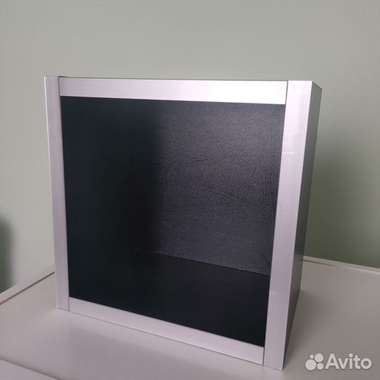 Навесные шкафчики и полка