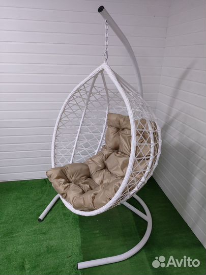 Подвесное кресло из ротанга