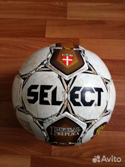 Футбольные мячи