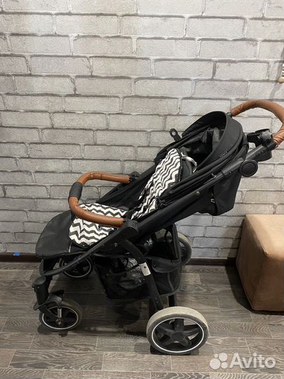 Коляска прогулочная
