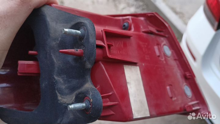 Фонарь без стекла Kia Optima. Внешний, правый, LED