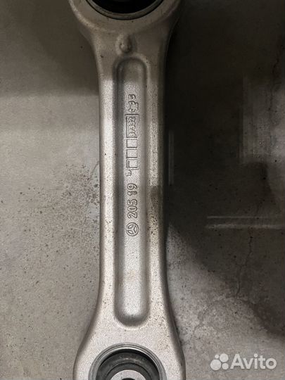 Рычаг подвески нижний передний A2053305801