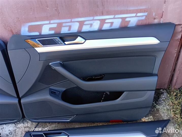 Обшивки дверей Volkswagen Passat B8 1.4 CZE 2015