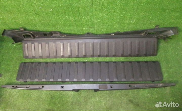 Обшивка нижнего борта багажника BMW X5 E53