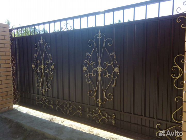Кованые металлические ворота