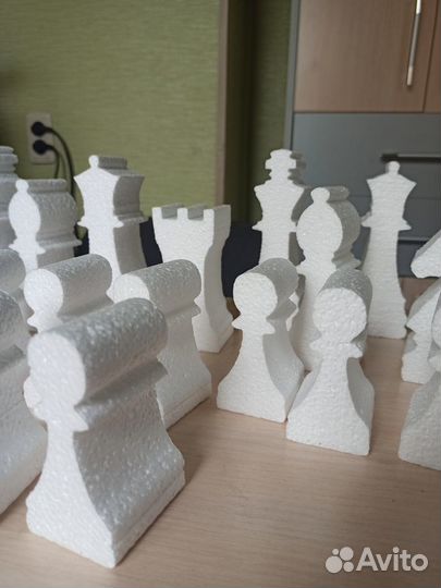 Шахматные фигуры из пенопласта