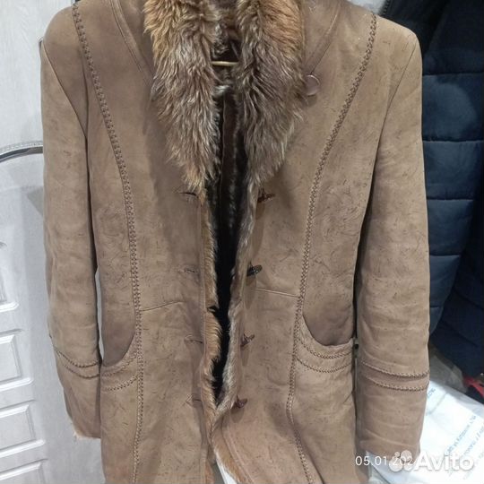 Дубленка светл-коричн. женская 42-44р. с капюшоном