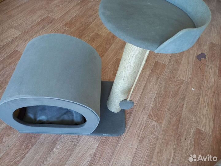 Когтеточка с домиком для кошки