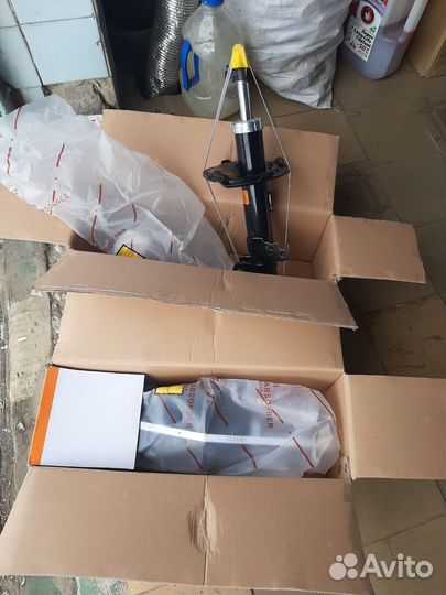 Передние стойки toyota vista