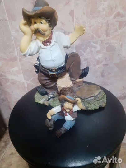 Подарок мужчине или женщине статуэтка