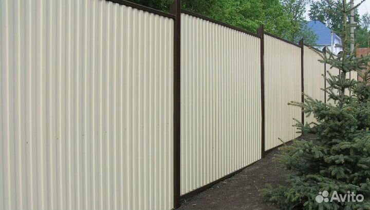 Забор из профнастила для дома качественно