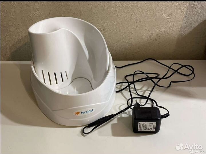 Поилка для кошек и мелких собак Ferplast Vega