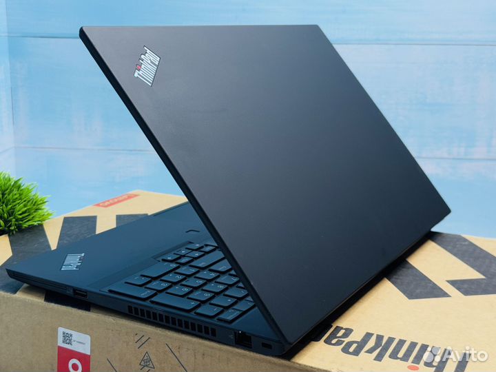 Lenovo ThinkPad P15s Gen 2 I5-1145G7 + NVidia T500