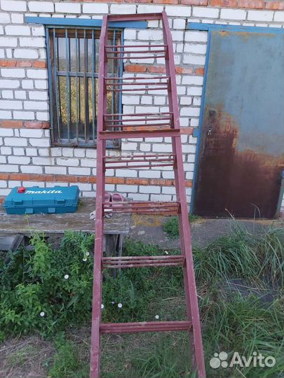 Лестница железная