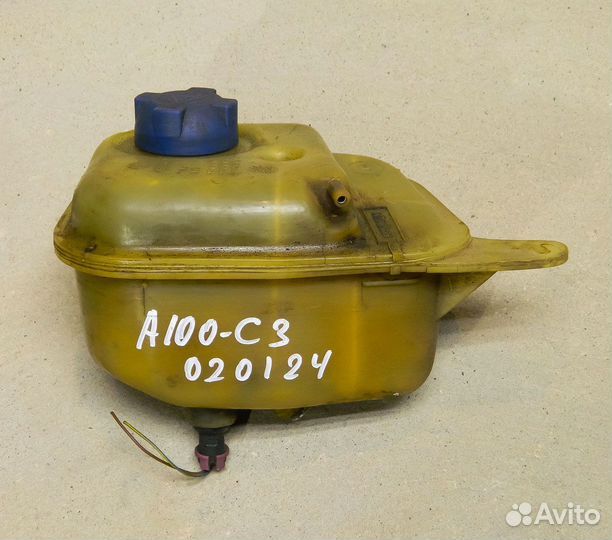 Бачок расширительный Audi 100 C3