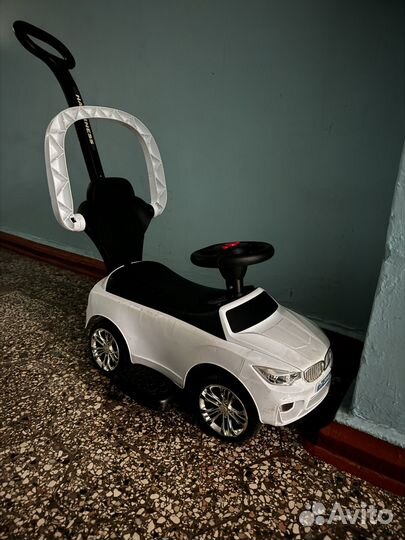 Машинка-каталка толокар bmw