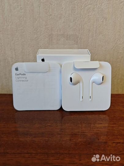 Проводные наушники Apple EarPods Lightning (новые)