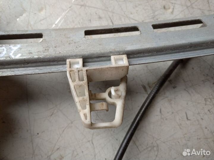 Стеклоподъемник передний правый Пежо 206