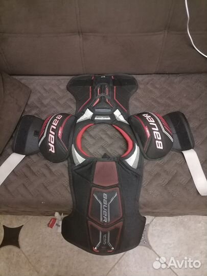 Нагрудник хоккейный bauer