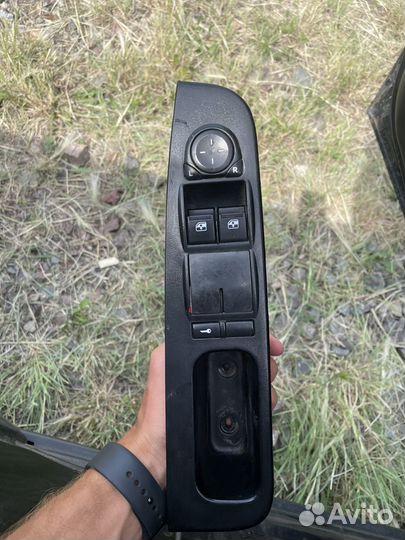 Блок управление стеклоподъемниками priora