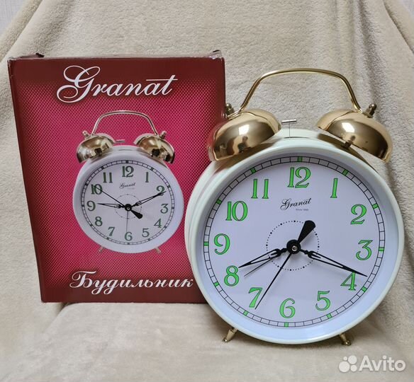 Часы будильник