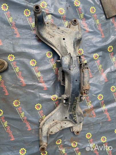 Подрамник передний Nissan Serena C24