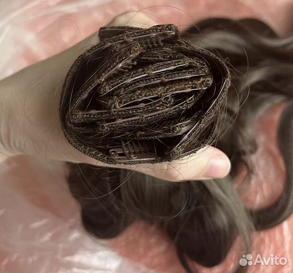 Волосы на заколках