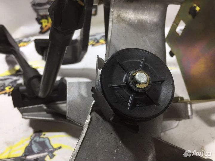 Педальный узел Audi 80 B4 ABK 1992