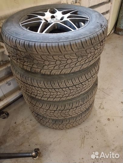 Nexen Roadian HP 215/65 R16