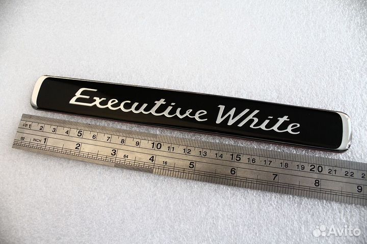 Эмблема Шильдик Executive White / Black M9NX4