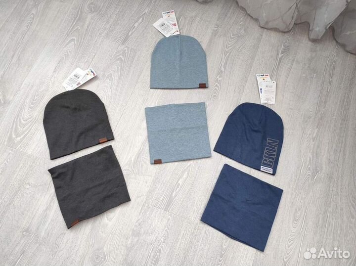 Шапки и перчатки на осень новые на 2-10лет