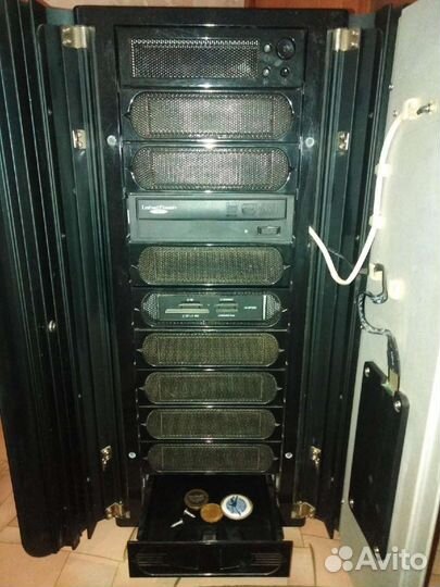 Без дисковода Редкий корпус пк thermaltake